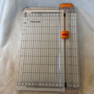 Fiskars portable paper trimmer